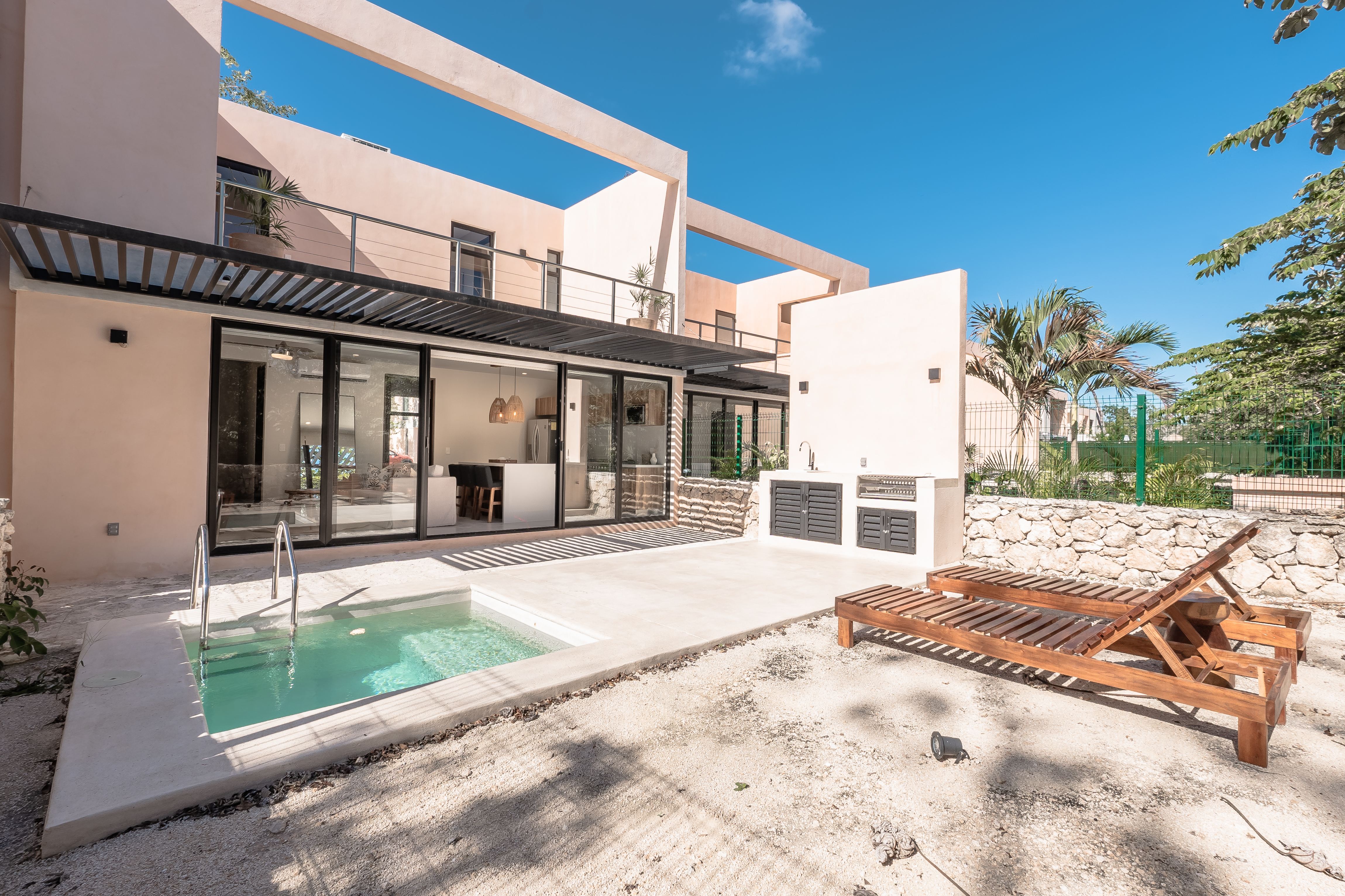 Edena 64 private plunge pool, sun loungers and terrace